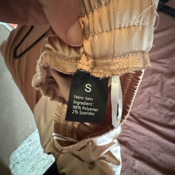 Satin cargo gold Jogger Pants - Picture 4 of 8